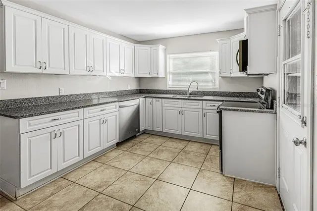 $1,750 | 1607 South Lakeview Avenue, Leesburg, FL 34748