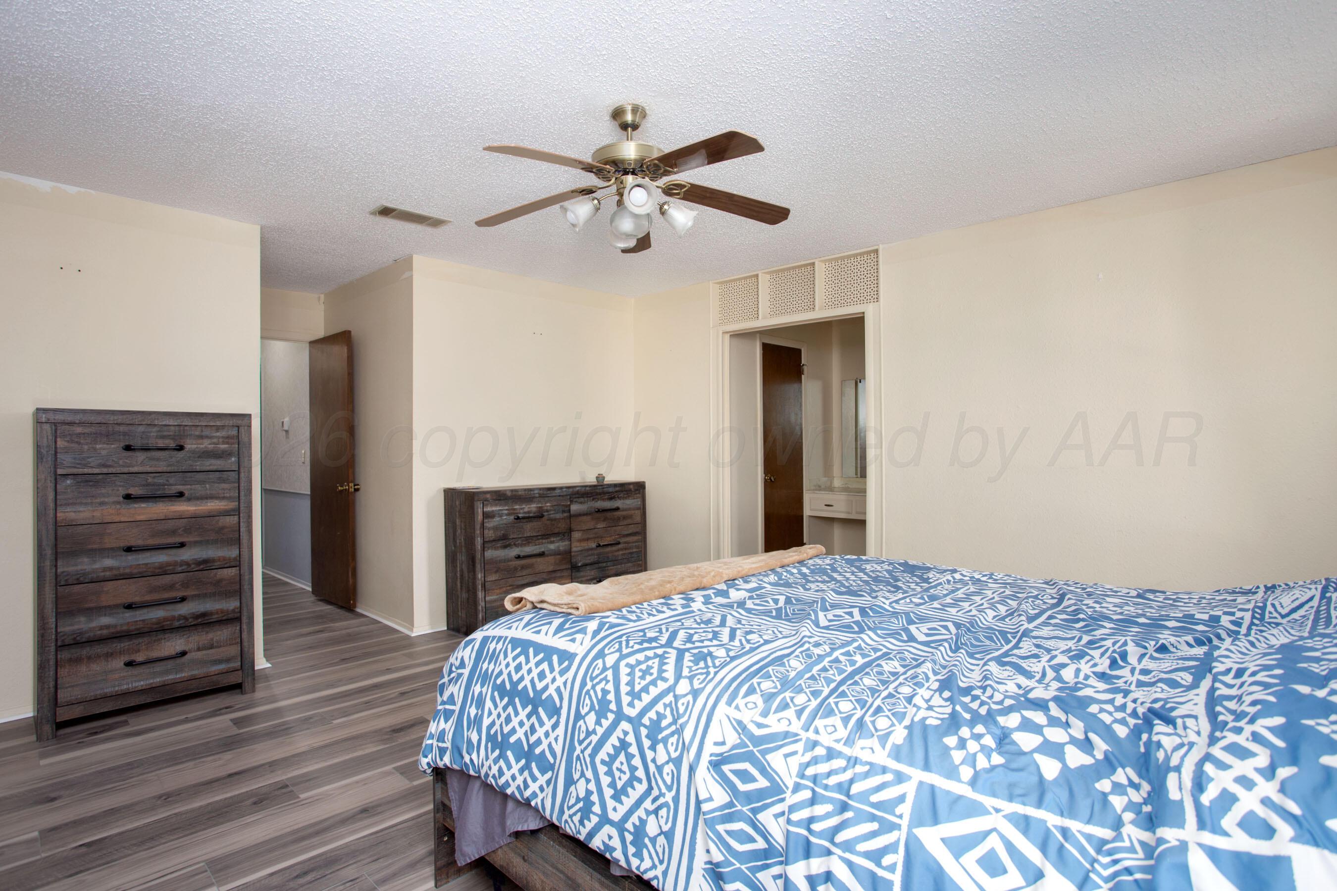 5016 Yale Street Amarillo, TX 79109 - Photo 11 of 31 Primary Bedroom