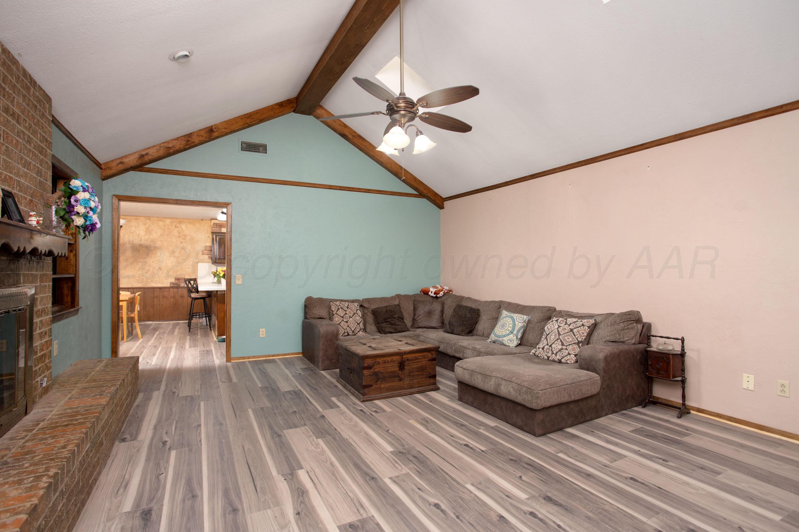 5016 Yale Street Amarillo, TX 79109 - Photo 5 of 31 Living Area