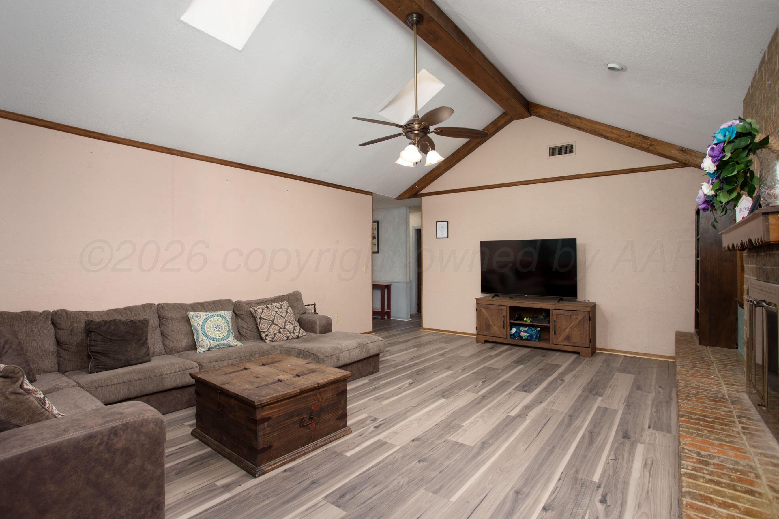 5016 Yale Street Amarillo, TX 79109 - Photo 7 of 31 Living Area