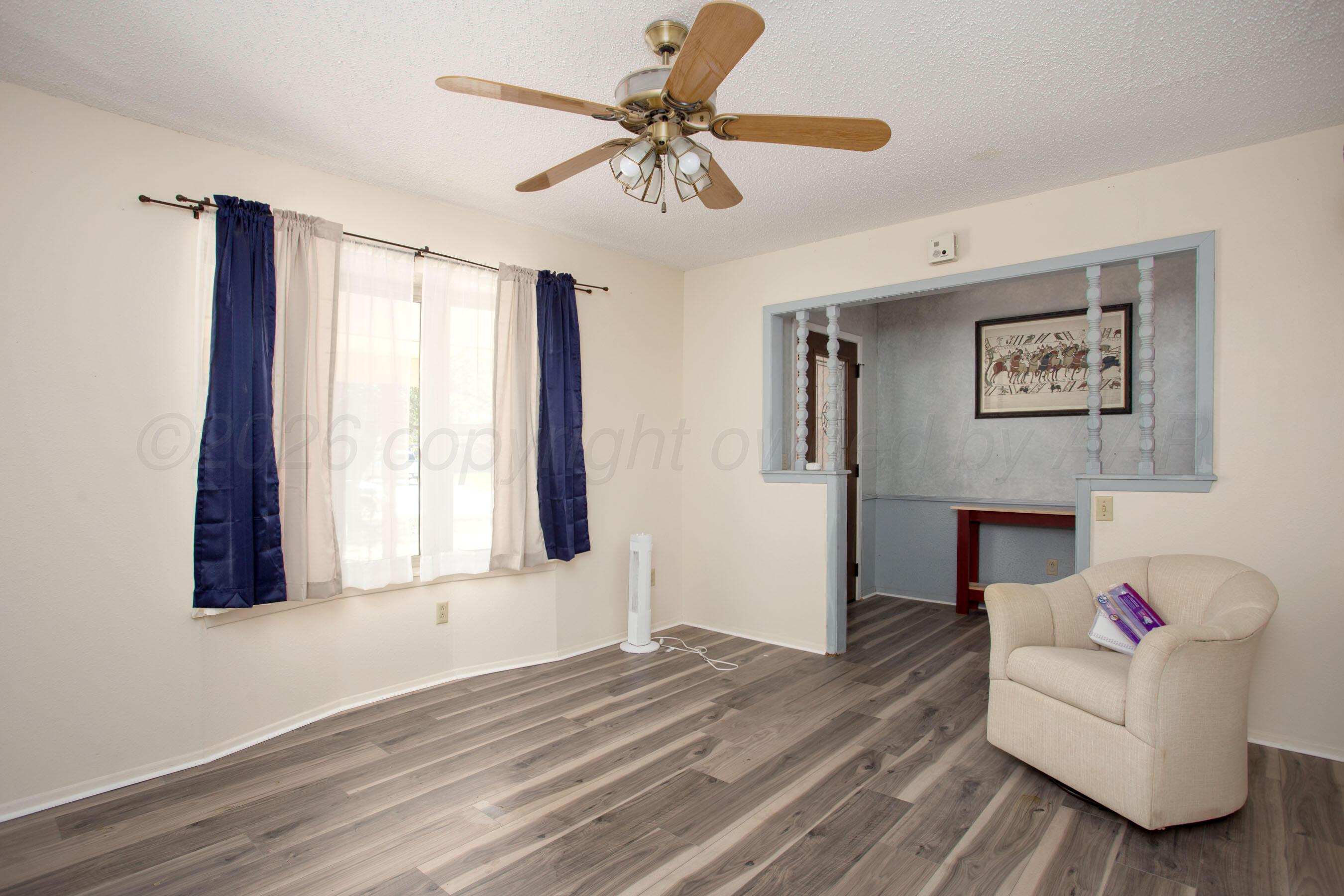 5016 Yale Street Amarillo, TX 79109 - Photo 8 of 31 Formal Living/Office