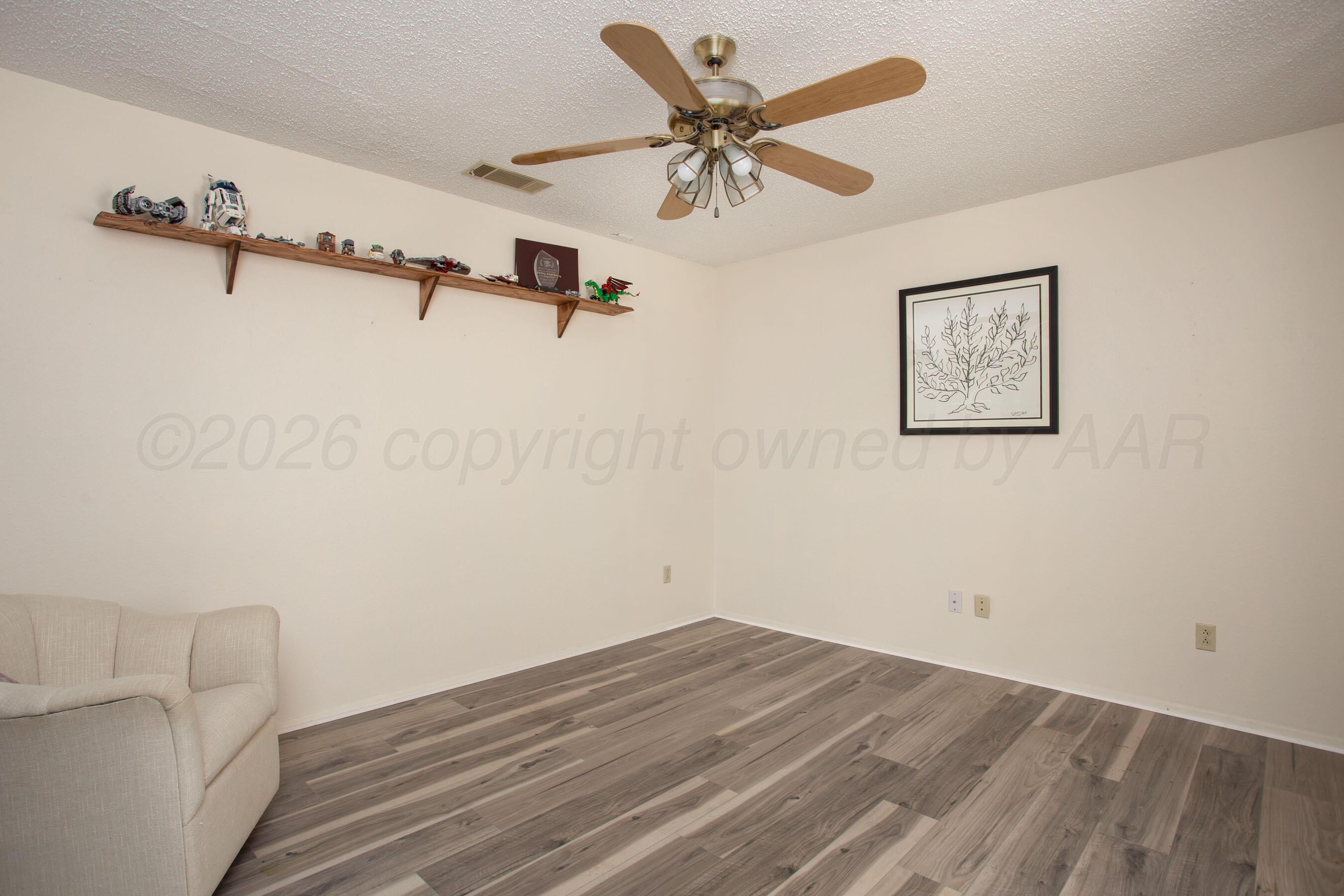 5016 Yale Street Amarillo, TX 79109 - Photo 9 of 31 Formal Living/Office