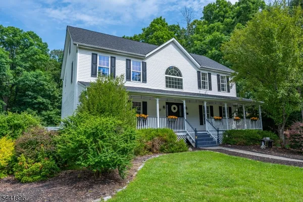 $775,000 | 15 Tanglewood Drive, Lafayette, NJ 07848