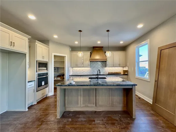 $749,900 | 12740 North Larkspur Ln., Platte City, MO 64079