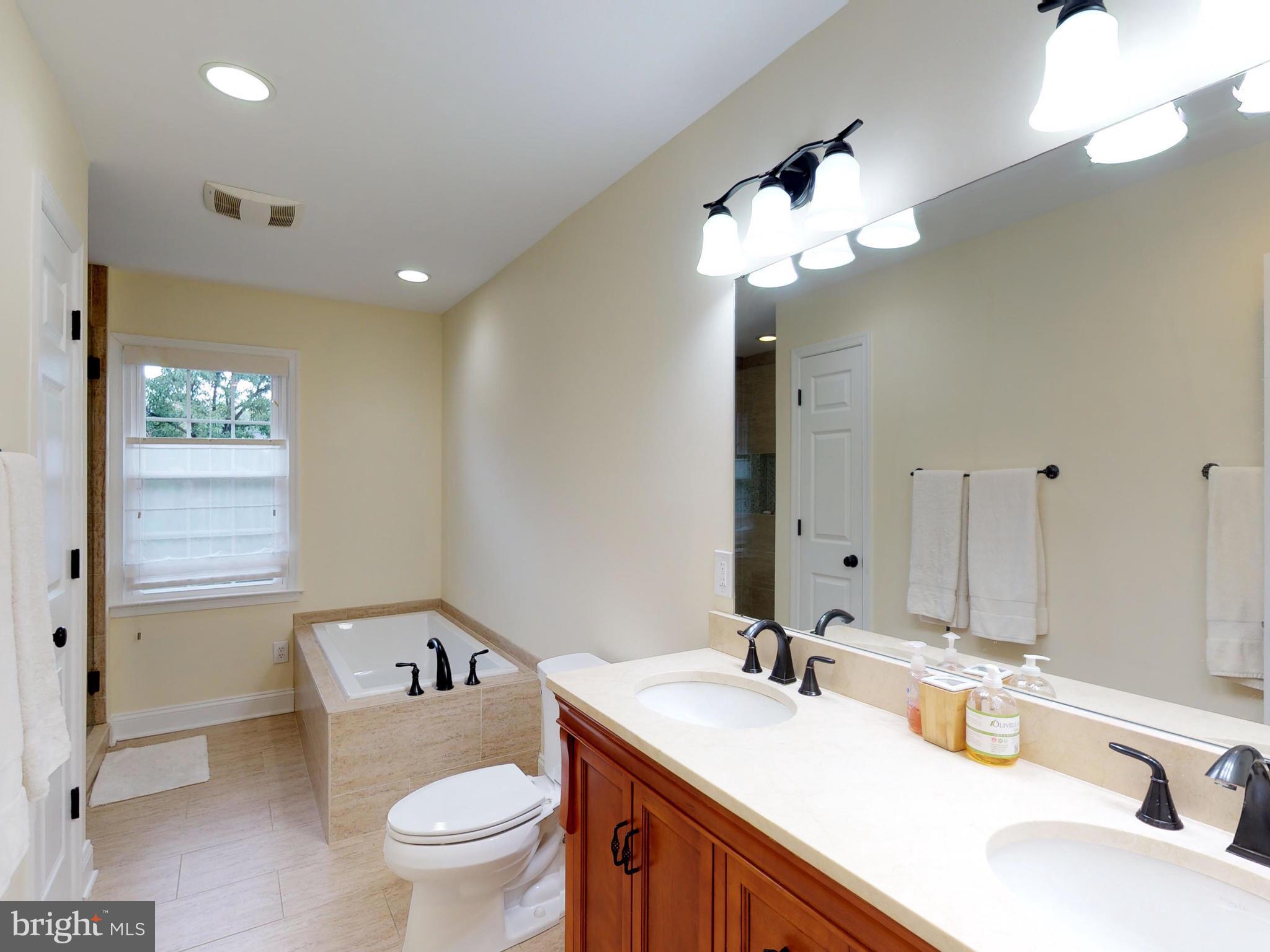 6502 Weymouth Road Baltimore, MD 21212 - Photo 33 of 41 Bath