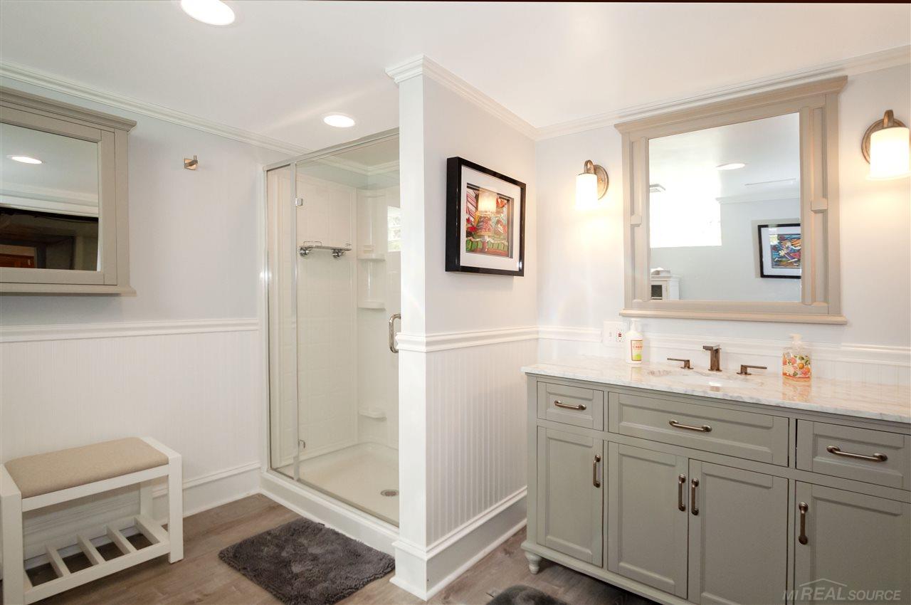 335 Merriweather Road Grosse Pointe, MI 48236 - Photo 29 of 36 50016234-28.JPG