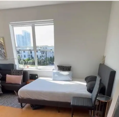 $2,000 | Flamingo-Lummus, Miami Beach, FL 33139