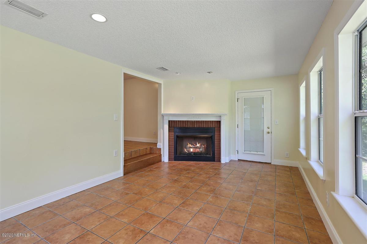 6119 Chestnut Road Macclenny, FL 32063 - Photo 7 of 22 06-Family Room