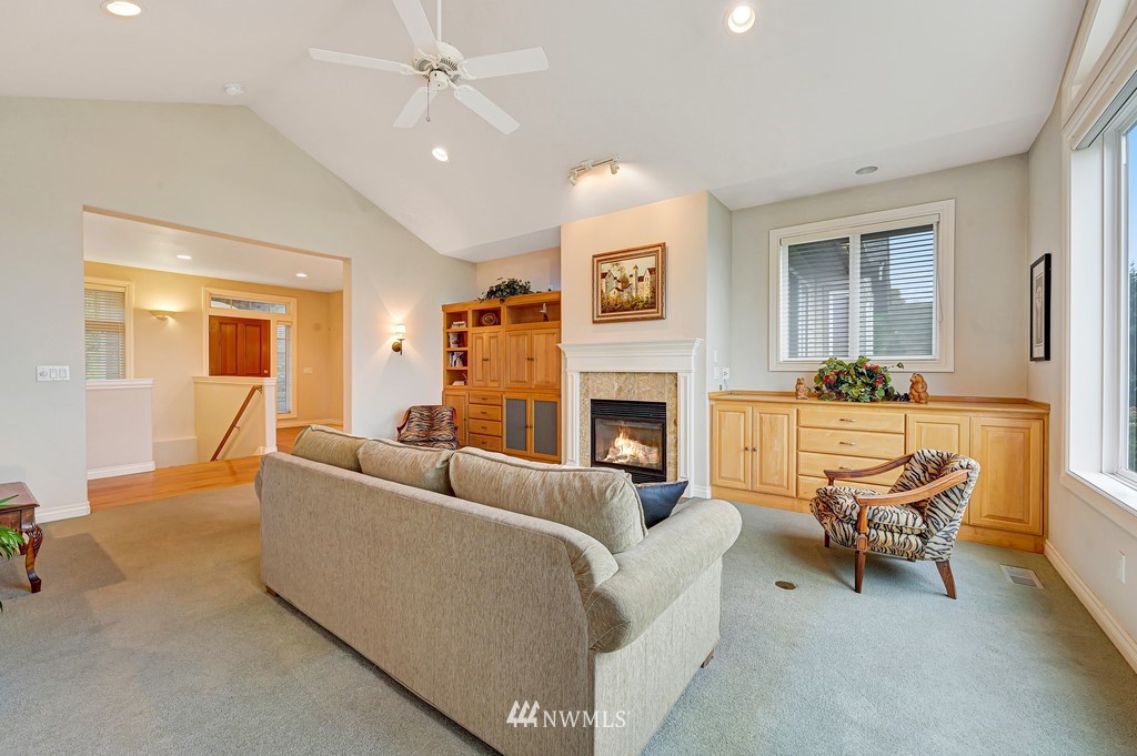 19249 99th Place South Renton, WA 98055 - Photo 7 of 39