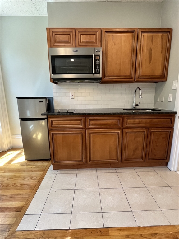 70 Pinckney Street, Unit 2 Boston, MA 02114 - Photo 3 of 6 Gallery Image 3
