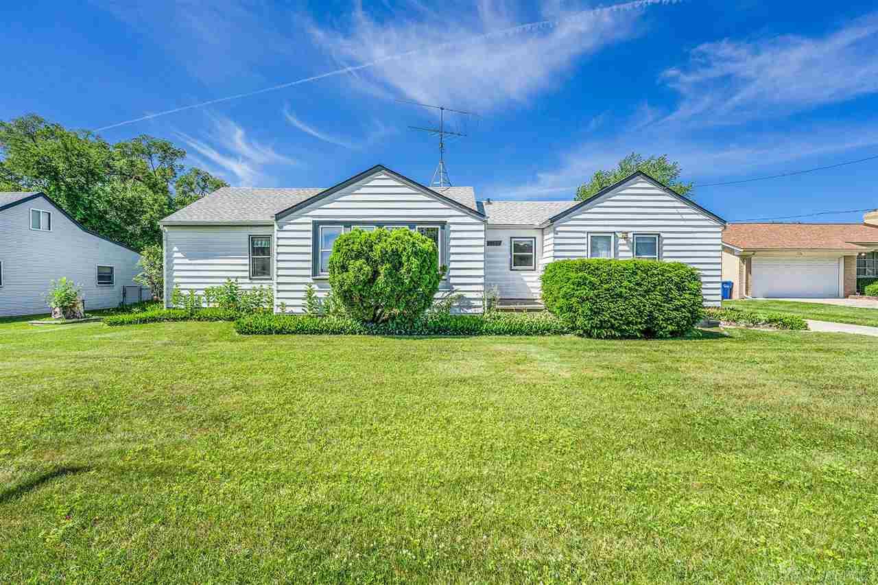 11121 Engleman Road Warren, MI 48089 - Photo 2 of 30