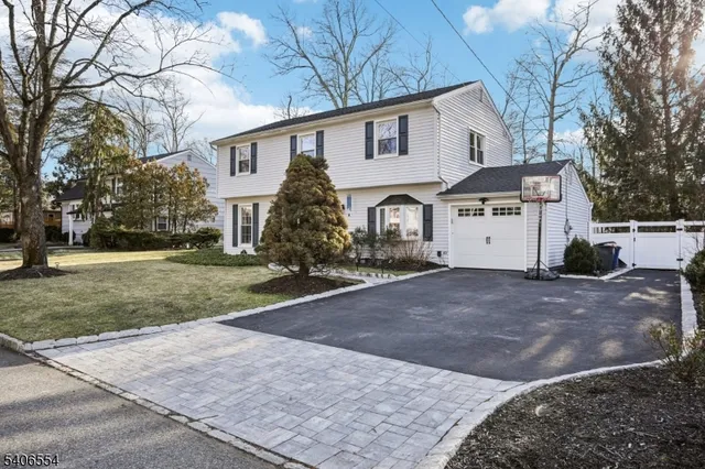 $1,199,000 | 4 Delbarton Drive, Madison, NJ 07940