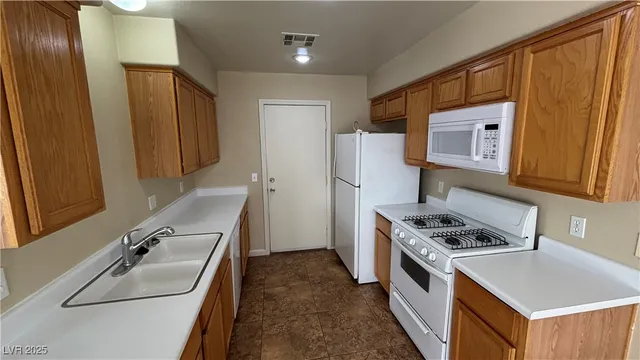 $1,819 | 709 Spotted Eagle Street, Henderson, NV 89015