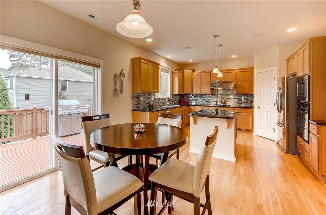 21810 42 Avenue Southeast Bothell, WA 98021 - Photo 10 of 25