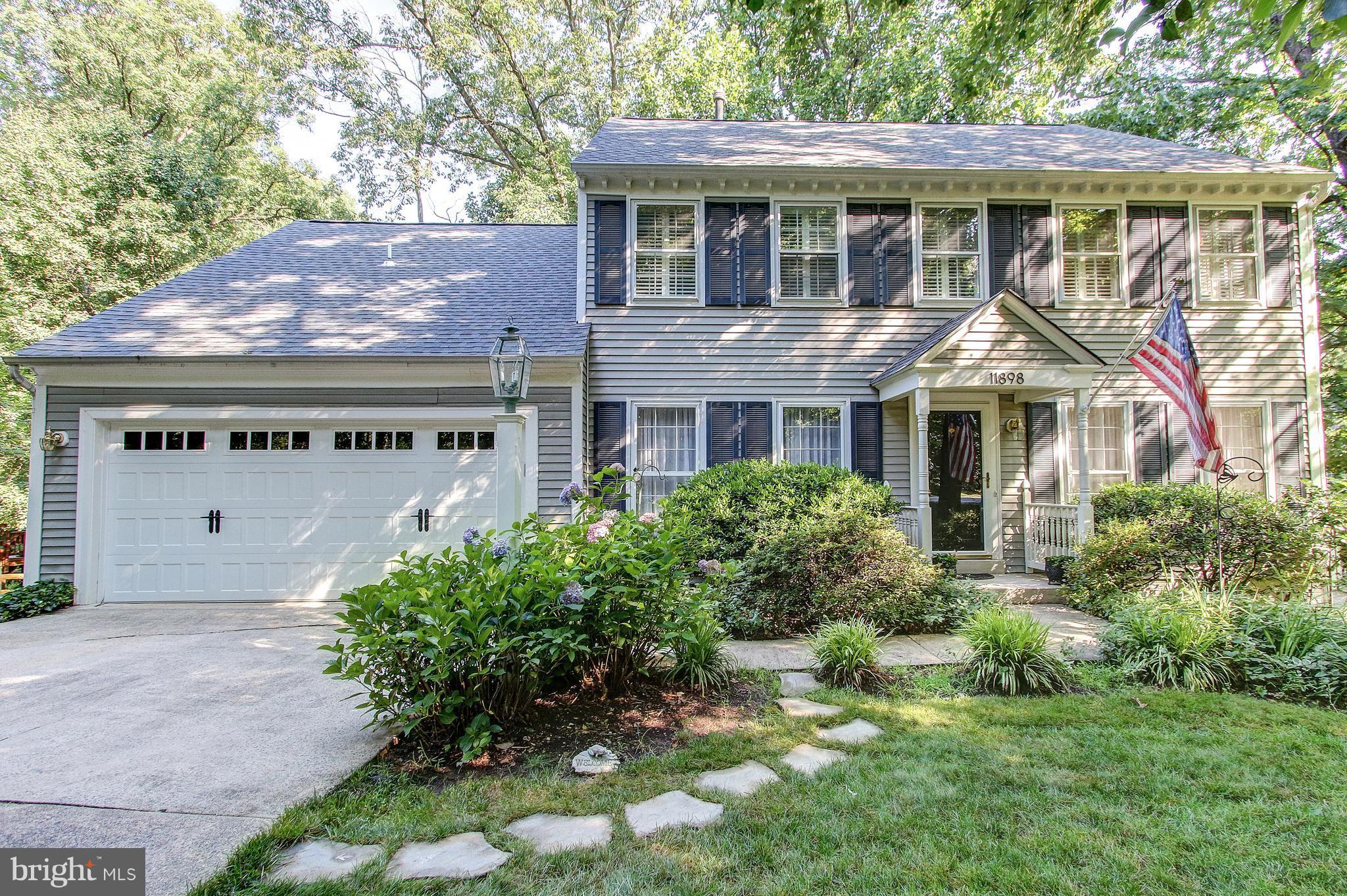 Lovely curb appeal!