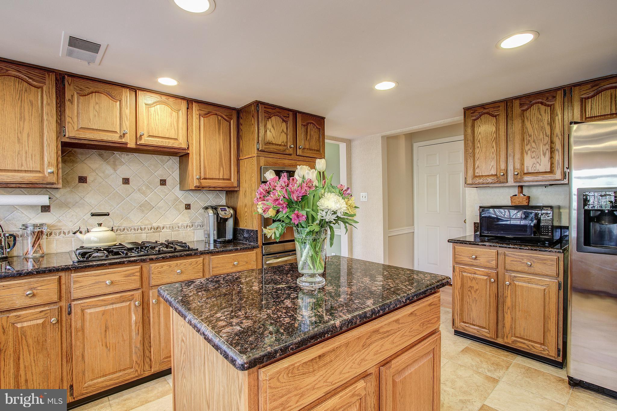 11898 Fawn Ridge Lane Reston, VA 20194 - Photo 8 of 30 Updated Refrigerator & Flooring
