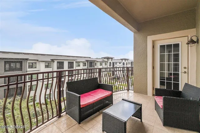 $2,200 | 424 Luna Bella Lane, Unit 432, New Smyrna Beach, FL 32168