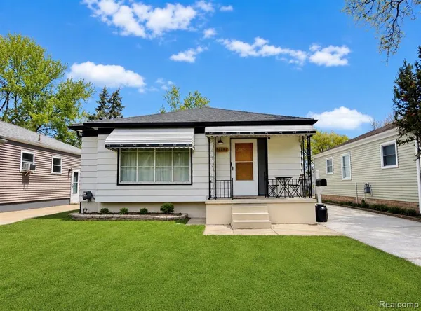 $174,900 | 24684 Lambrecht Avenue, Eastpointe, MI 48021