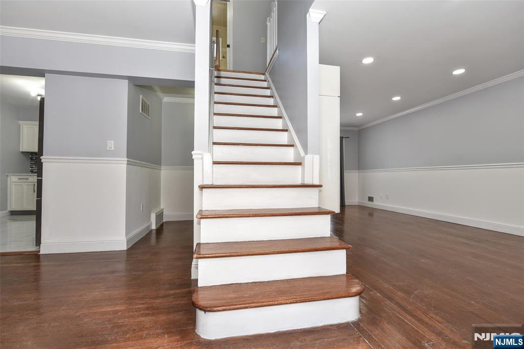 5 Bobbink Terrace East Rutherford, NJ 07073 - Photo 4 of 39