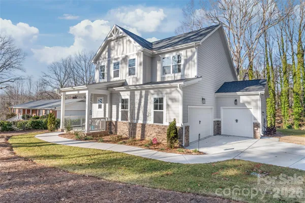 $694,900 | 553 West Lowrance Avenue, Mooresville, NC 28115