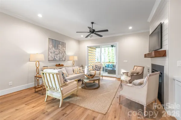 $694,900 | 553 West Lowrance Avenue, Mooresville, NC 28115