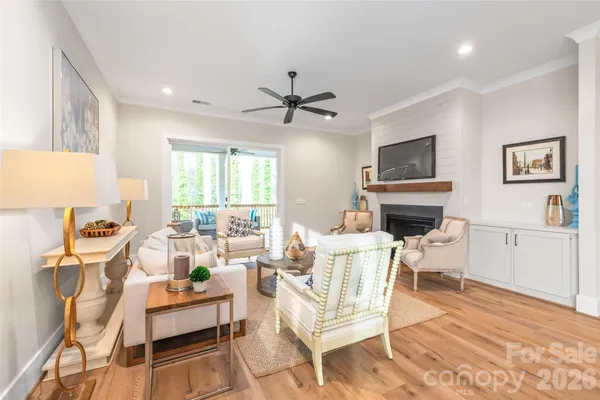 $694,900 | 553 West Lowrance Avenue, Mooresville, NC 28115