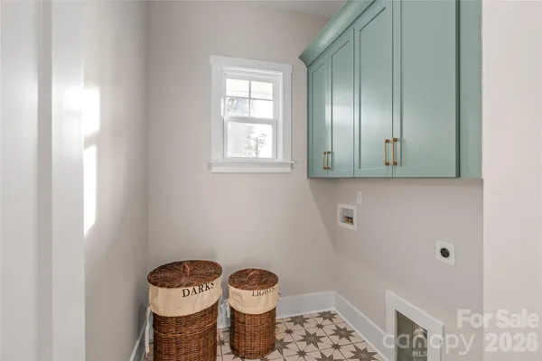 $694,900 | 553 West Lowrance Avenue, Mooresville, NC 28115