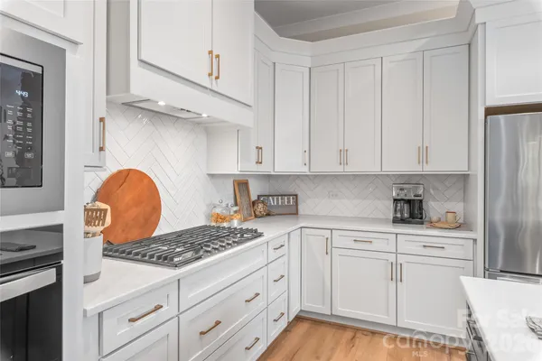 $694,900 | 553 West Lowrance Avenue, Mooresville, NC 28115