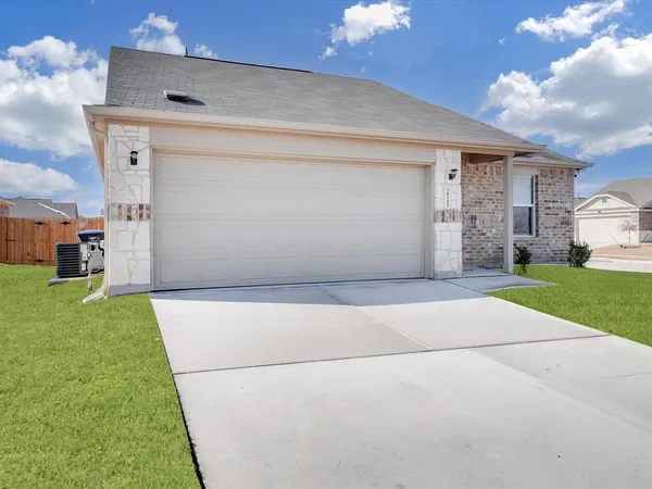 $2,099 | 15133 Hacienda Post Trail, Haslet, TX 76052