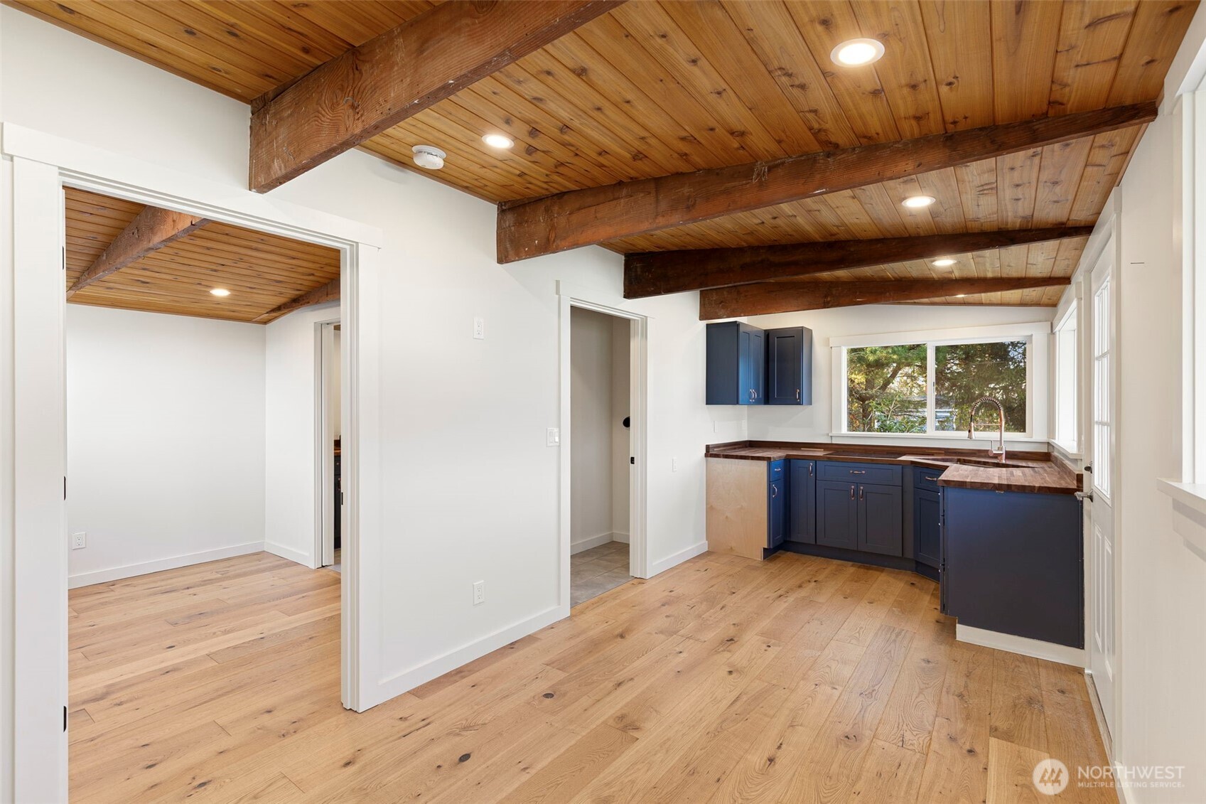 27830 Manzanita Beach Road Southwest Vashon, WA 98070 - Photo 11 of 40