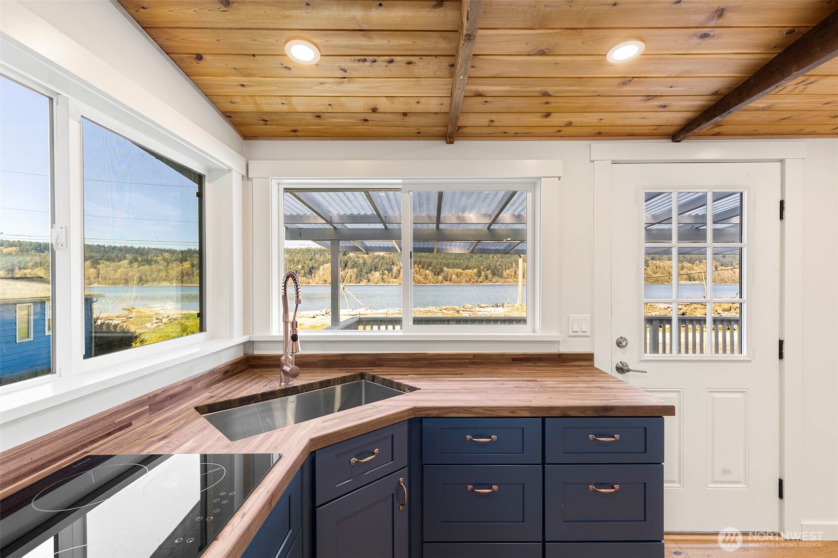 27830 Manzanita Beach Road Southwest Vashon, WA 98070 - Photo 15 of 40