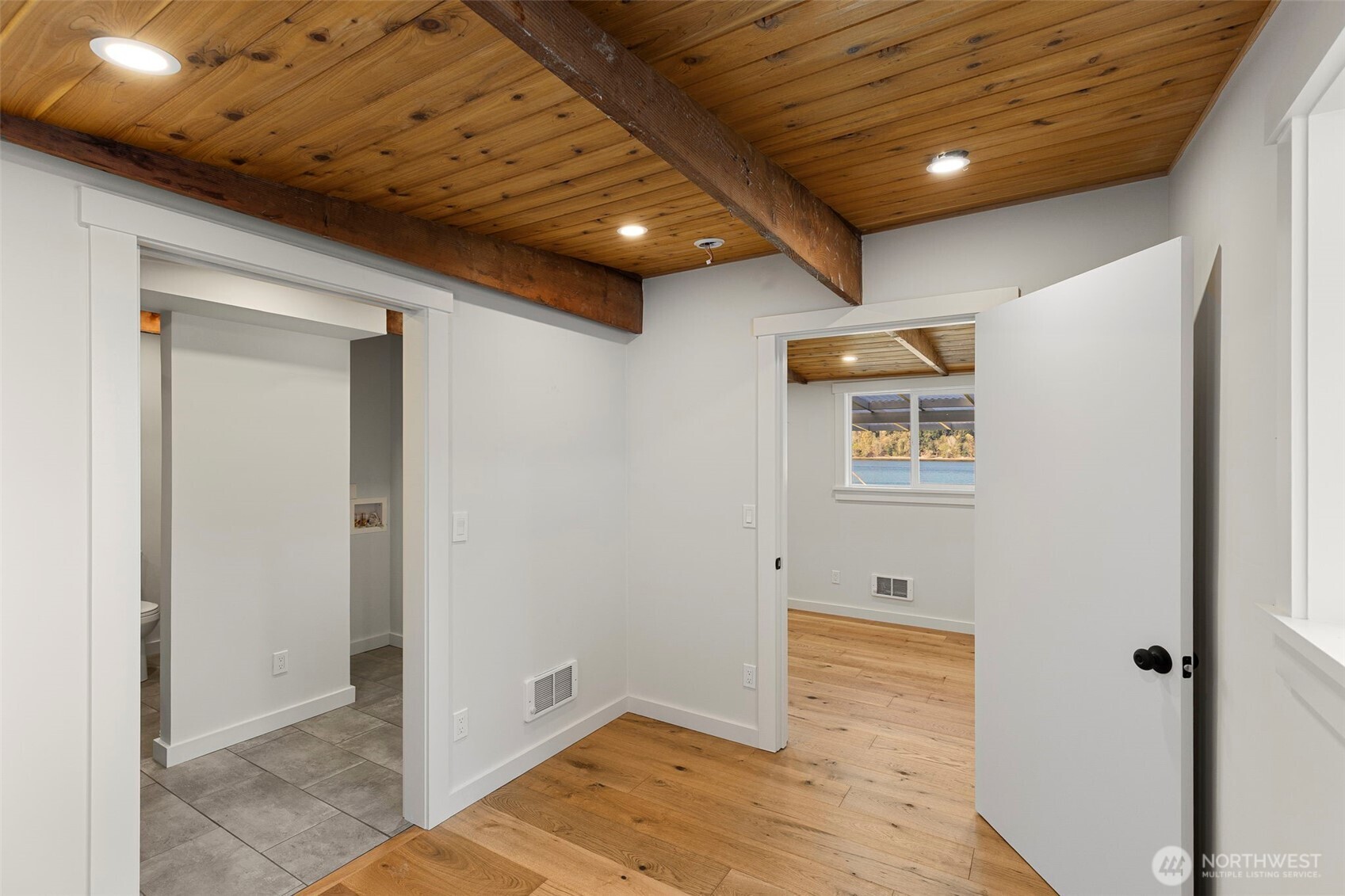 27830 Manzanita Beach Road Southwest Vashon, WA 98070 - Photo 22 of 40