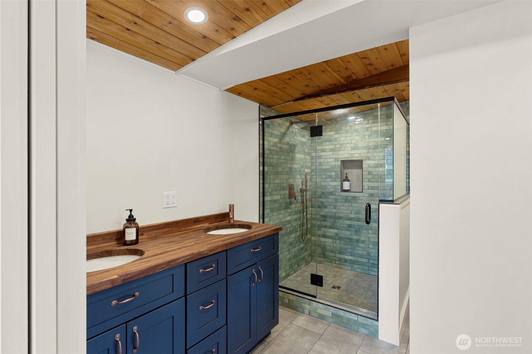 27830 Manzanita Beach Road Southwest Vashon, WA 98070 - Photo 23 of 40