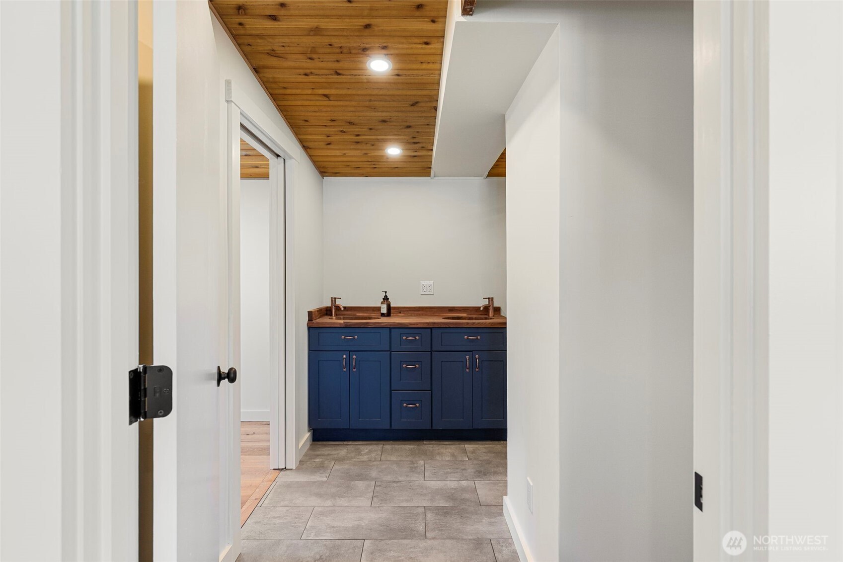 27830 Manzanita Beach Road Southwest Vashon, WA 98070 - Photo 24 of 40