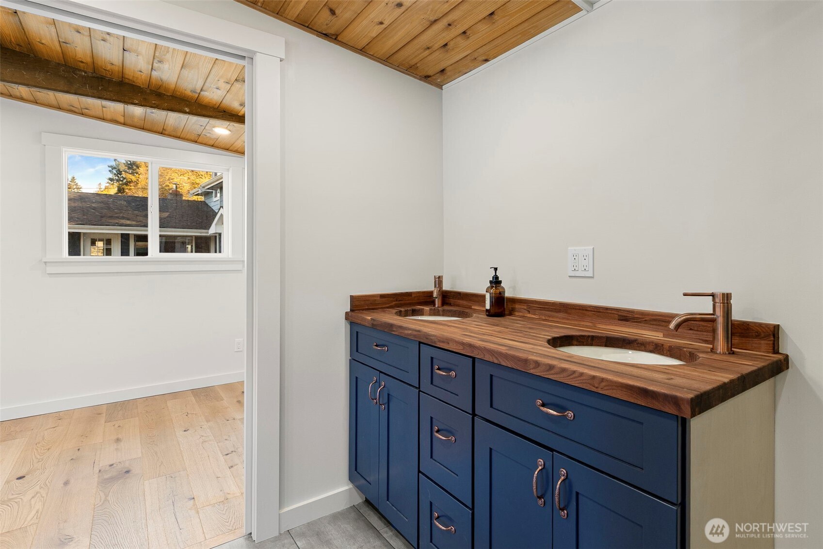 27830 Manzanita Beach Road Southwest Vashon, WA 98070 - Photo 25 of 40