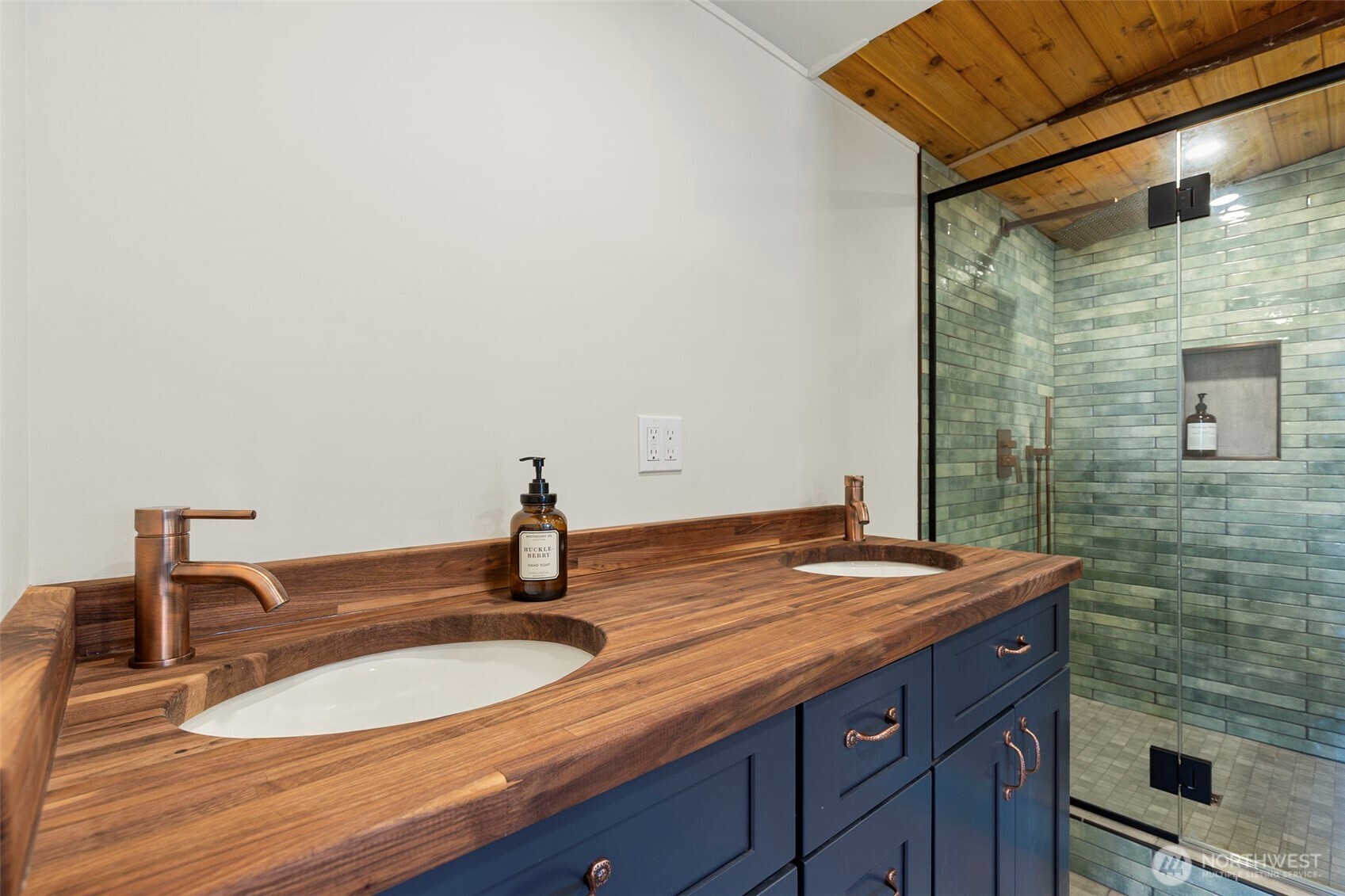 27830 Manzanita Beach Road Southwest Vashon, WA 98070 - Photo 26 of 40