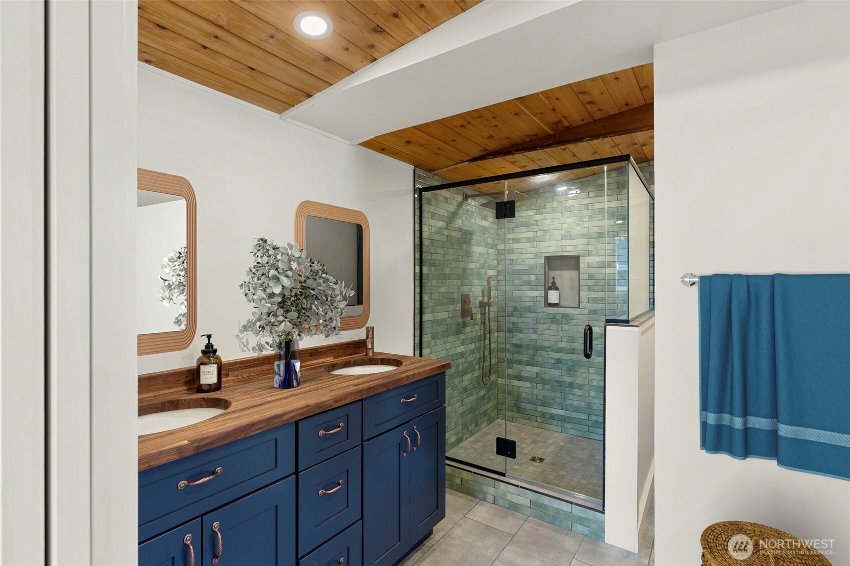 27830 Manzanita Beach Road Southwest Vashon, WA 98070 - Photo 9 of 40
