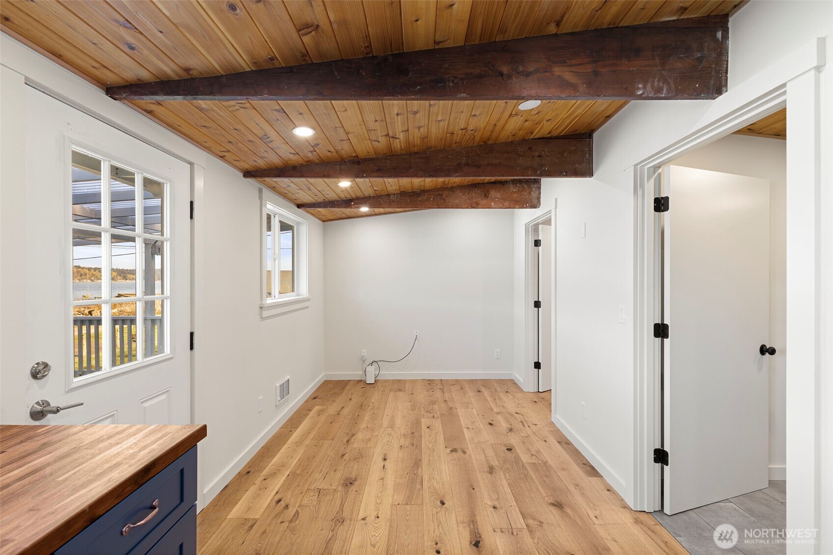27830 Manzanita Beach Road Southwest Vashon, WA 98070 - Photo 10 of 40