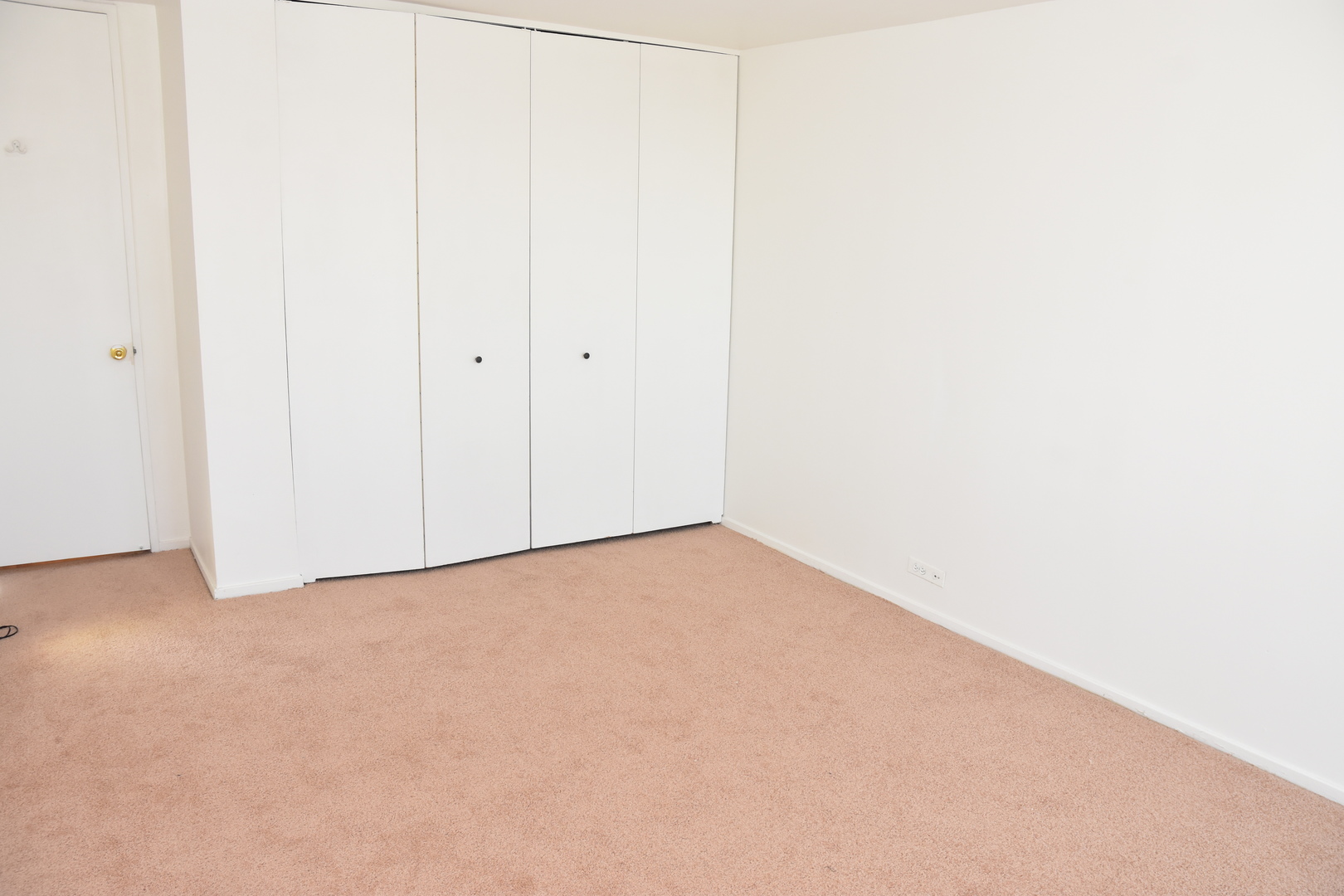 2605 South Indiana Avenue, Unit 2008 Chicago, IL 60616 - Photo 19 of 25 a view of an empty room