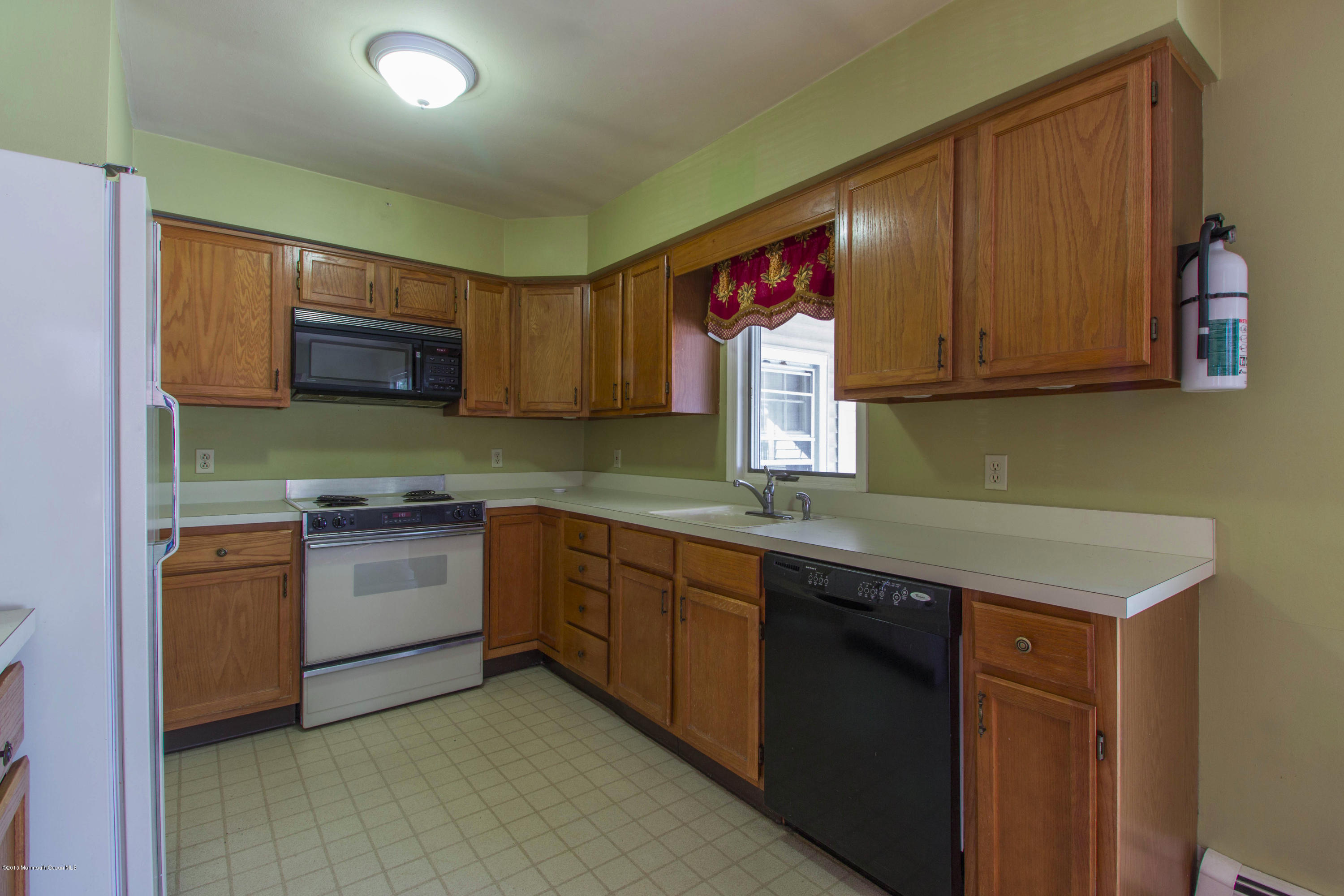 733 Holmdel Road Holmdel, NJ 07733 - Photo 11 of 21 11-733Holmdel