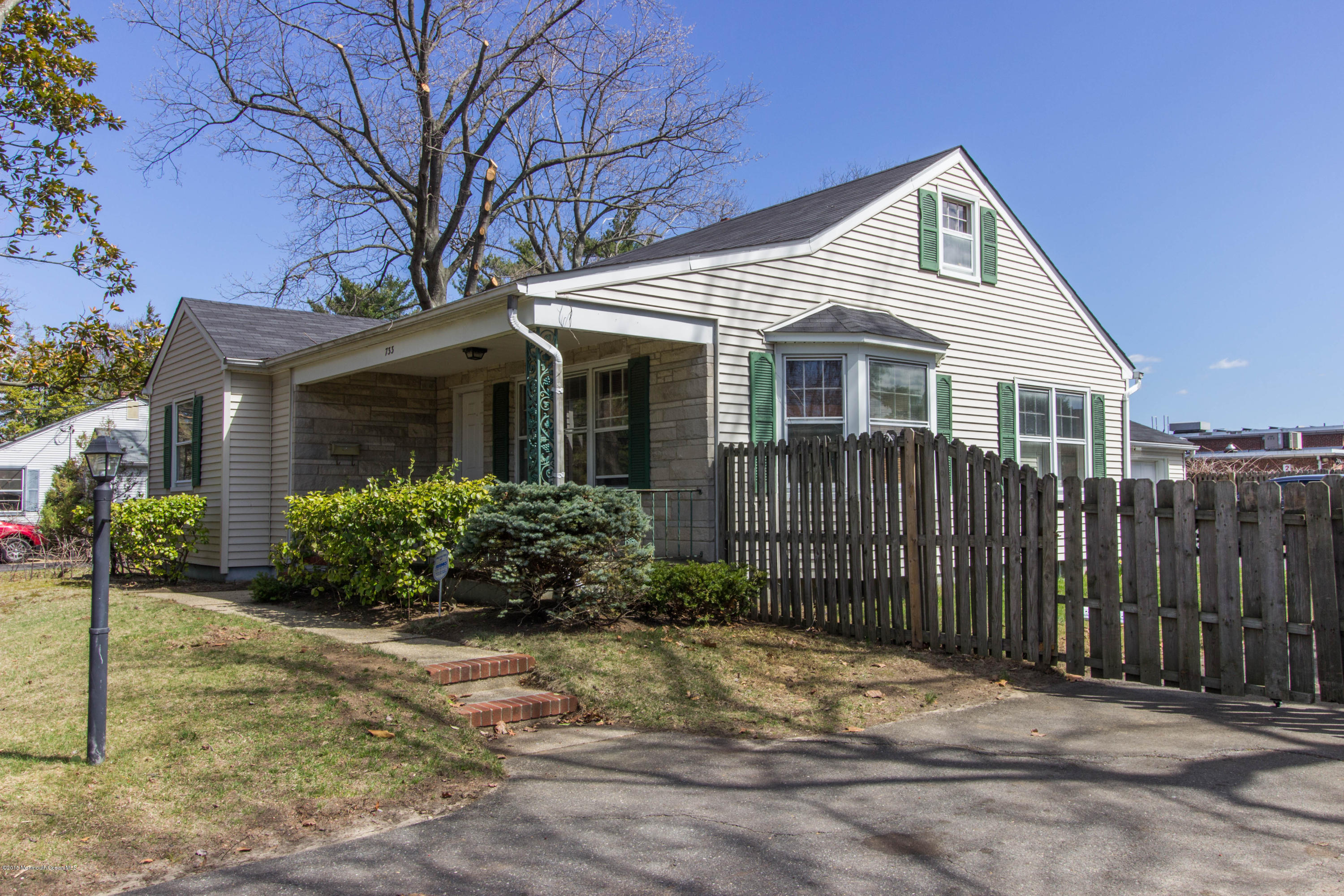 733 Holmdel Road Holmdel, NJ 07733 - Photo 3 of 21 IMG_1648