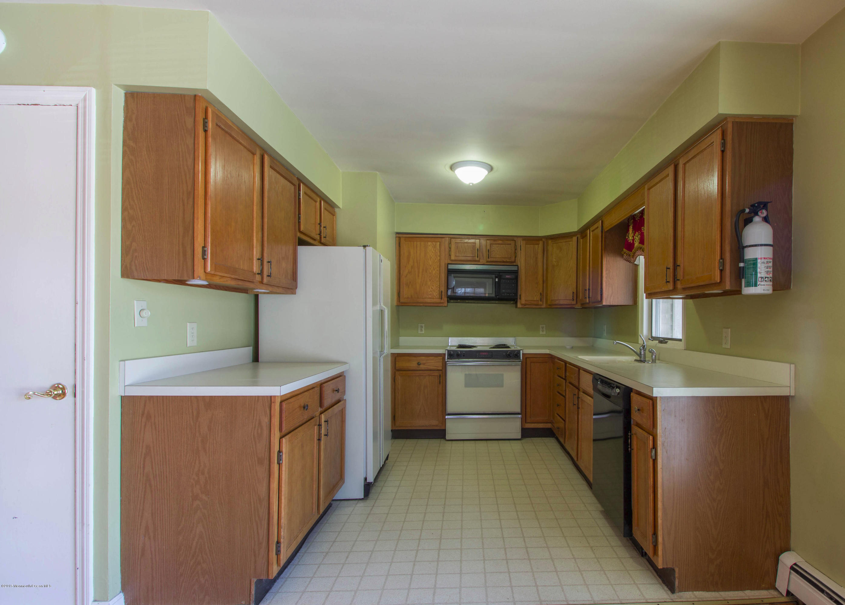 733 Holmdel Road Holmdel, NJ 07733 - Photo 9 of 21 9-733Holmdel