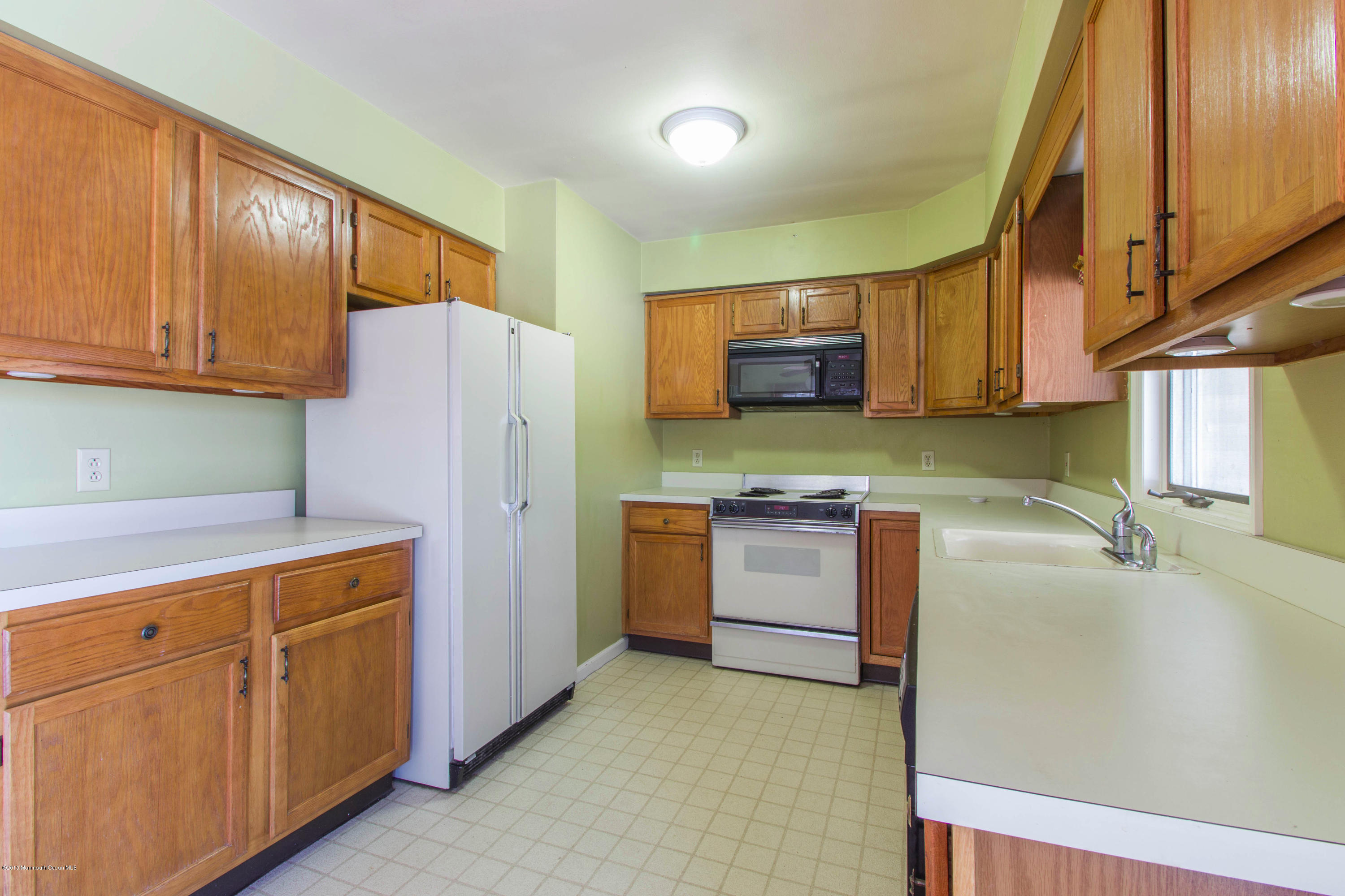 733 Holmdel Road Holmdel, NJ 07733 - Photo 10 of 21 10-733Holmdel