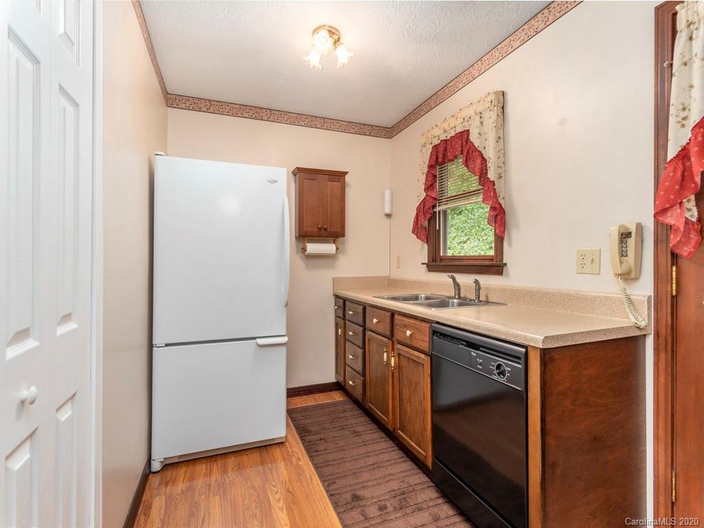 64 Bryant Road Swannanoa, NC 28778 - Photo 12 of 24 Gallery Image 12