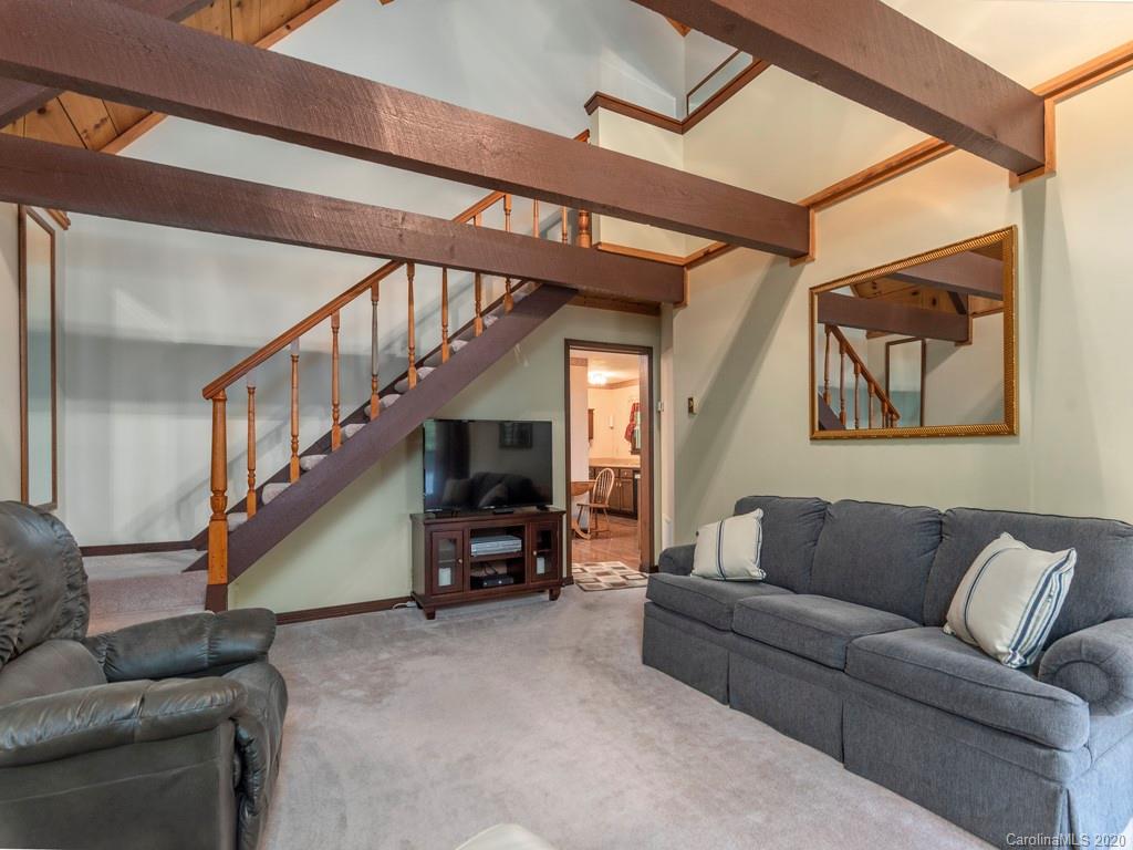 64 Bryant Road Swannanoa, NC 28778 - Photo 4 of 24 Gallery Image 4