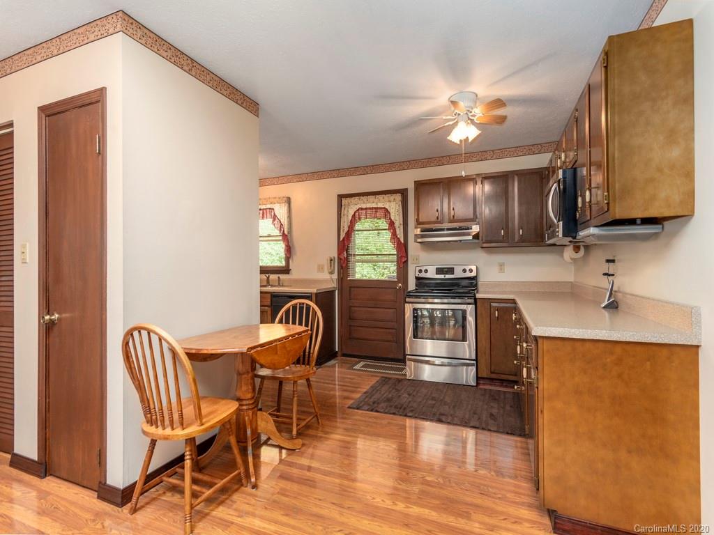 64 Bryant Road Swannanoa, NC 28778 - Photo 10 of 24 Gallery Image 10