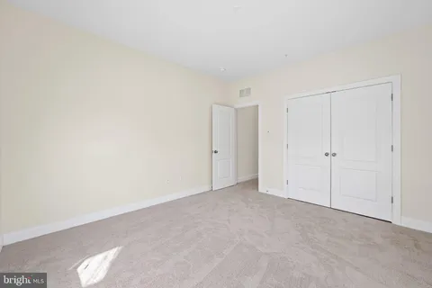 a view of empty room with window