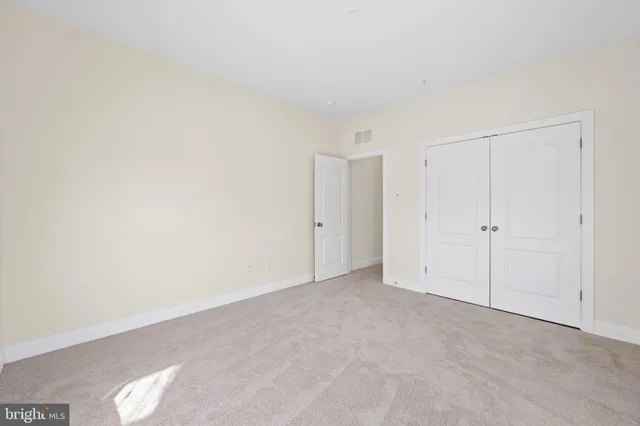 a view of empty room with window