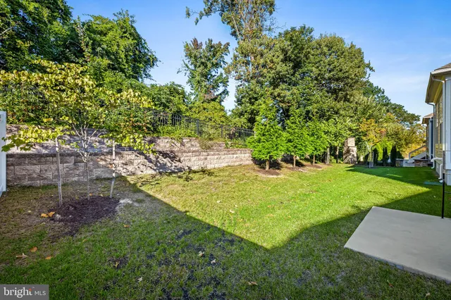 a picture of a wall with a white wall and a picture of a picture