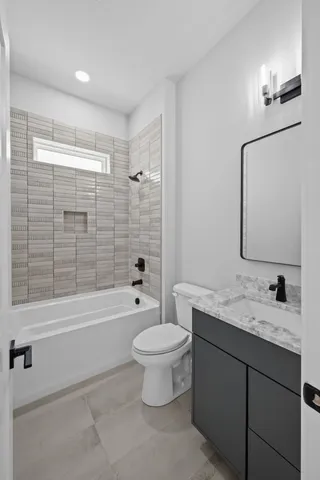 $2,800 | 2521 West Heiman Street, Nashville, TN 37208